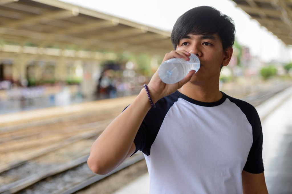 شرب المياه الزائد قد يضرّك أكثر