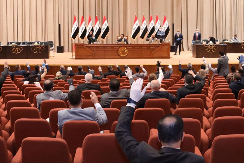 البرلمان العراقي يتشكل من 329 مقعدا تتقاسمها كتل متنافسة 