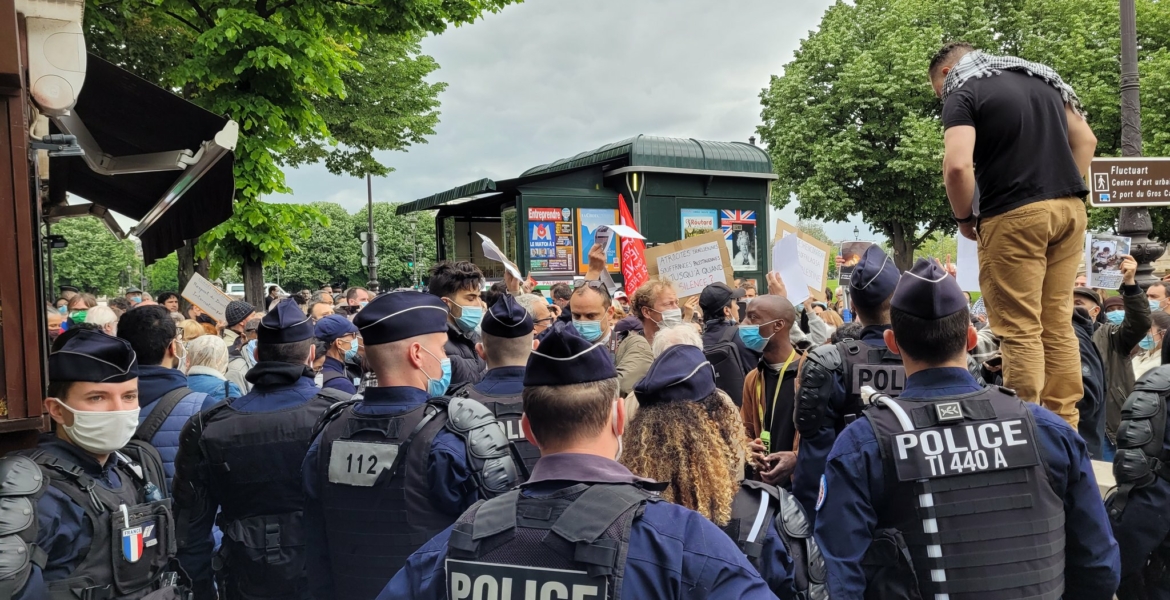 الشرطة الفرنسية تمنع مظاهرة مع فلسطين 