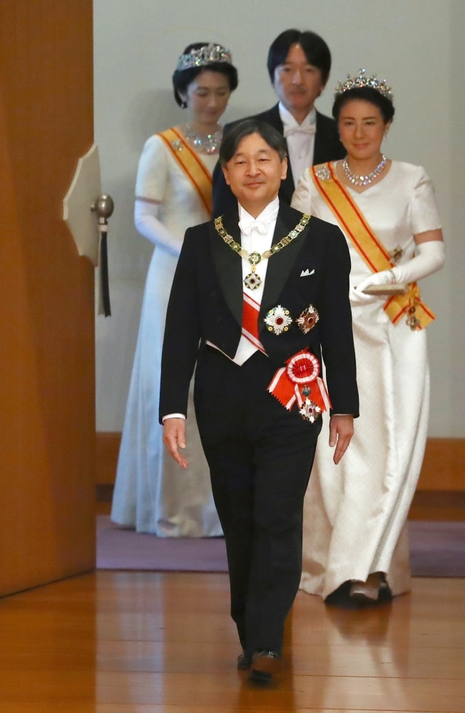 إمبراطور اليابان ناروهيتو