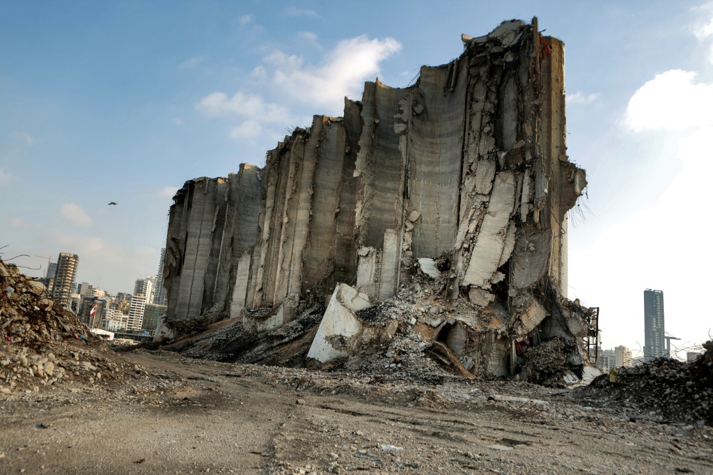 صورة التقطت في 14 يوليو 2021 لجزء من التدمير جراء انفجار مرفأ بيروت (ا ف ب)