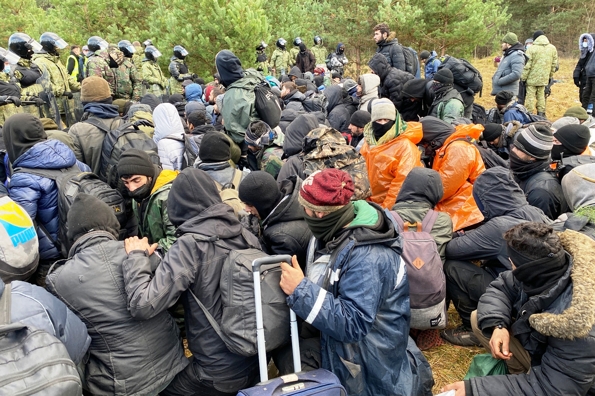يحاول آلاف المهاجرين وطالبي اللجوء منذ أسابيع عبور الحدود الخارجية للاتحاد الأوروبي، من بيلاروس إلى بولندا (د ب أ)