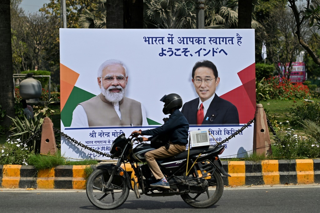  من المتوقع أن يجري رئيس الوزراء الياباني فوميو كيشيدا "مناقشات صريحة" حول عدم رغبة الهند في إدانة الغزو الروسي لأوكرانيا خلال زيارته لنيودلهي (أ ف ب)