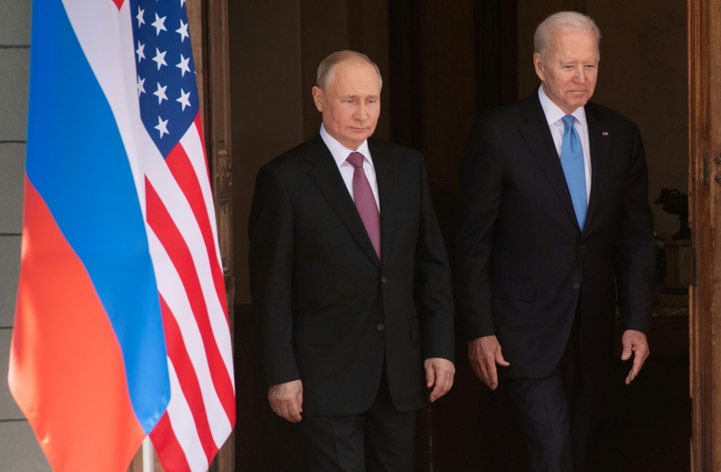 الرئيسان الأميركي جو بايدن والروسي فلاديمير بوتين خلال قمة في جنيف، في 16 كانون الثاني/يناير 2021 (ا ف ب)