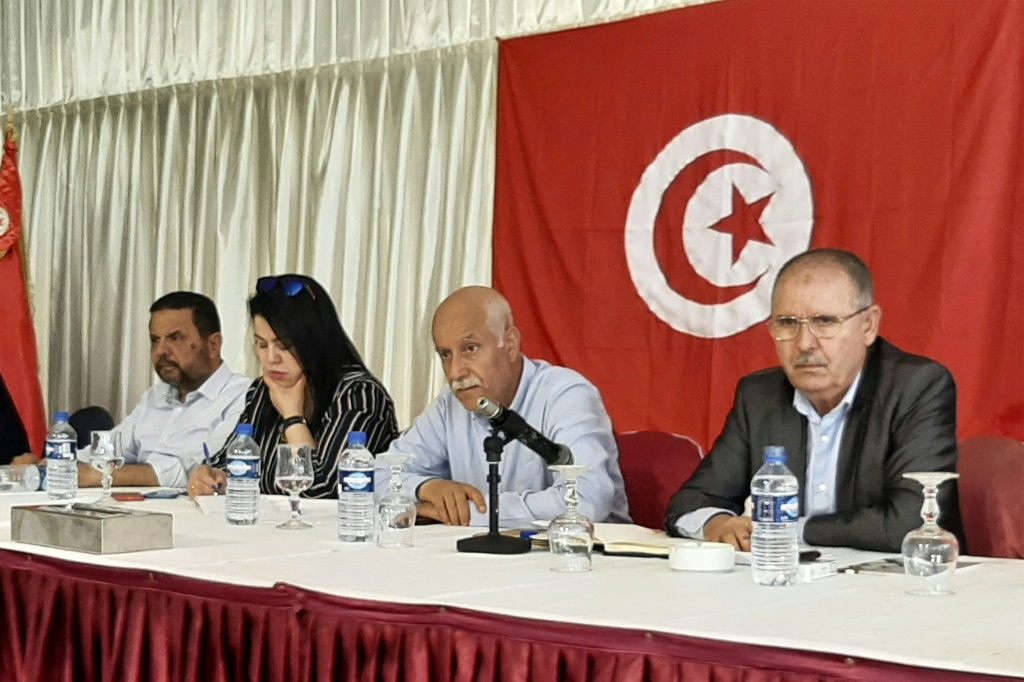 أمين عام الاتحاد العام التونسي للشغل نور الدين الطبوبي (أ ف ب)
