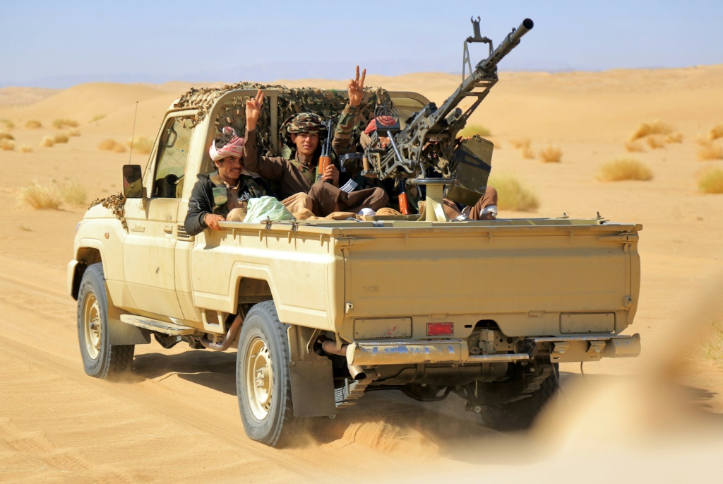 الحوثيون: نملك أسلحة استراتيجية باليستية تكفي لعقود (ا ف ب)
