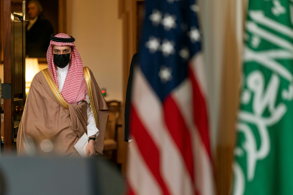 وزير الخارجية السعودي الأمير فيصل بن فرحان آل سعود في وزارة الخارجية الأميركية في واشنطن في 14 تشرين الأول/أكتوبر 2020 (اف ب)