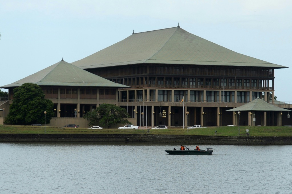  مقر البرلمان السريلانكي في كولومبو بتاريخ 16 تموز/يوليو 2022 (ا ف ب)