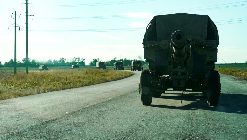    شاحنات روسية تتجه الى منطقة زابوريجا في اوكرانيا في 8 ايلول/سبتمبر 2022 (أ ف ب)   