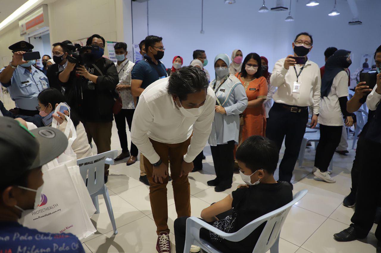 أعلنت وزارة الصحة الماليزية اليوم الجمعة، تسجيل 2226 إصابة جديدة بكورونا وثماني حالات وفاة خلال الساعات الأربع والعشرين الماضية (الصحة الماليزية)