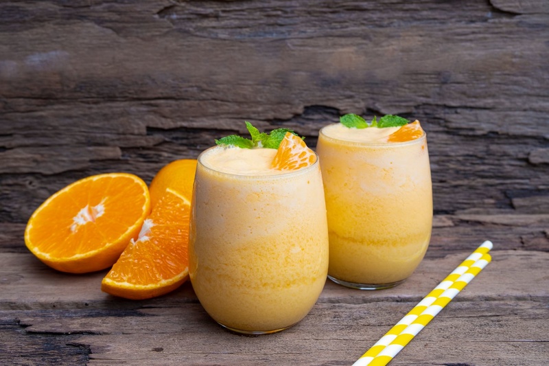 طريقة عمل عصير البرتقال بالحليب (هي)