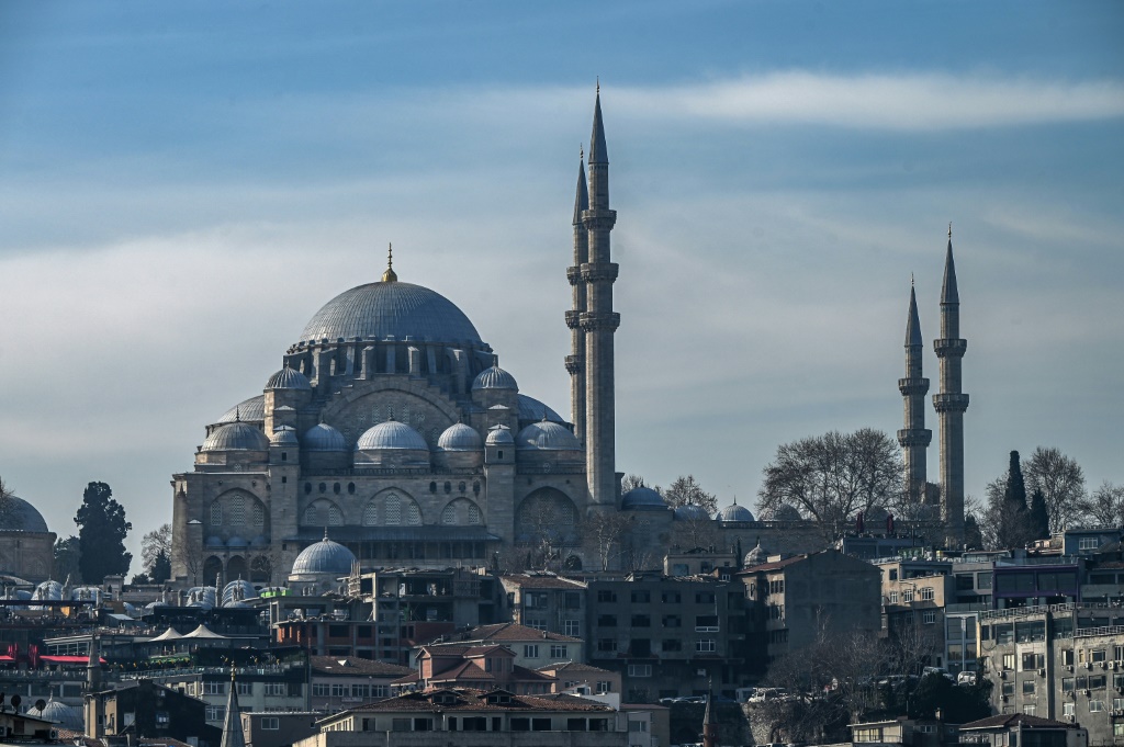 مسجد السليمانية في اسطنبول في 26 شباط/فبراير 2022 (ا ف ب)