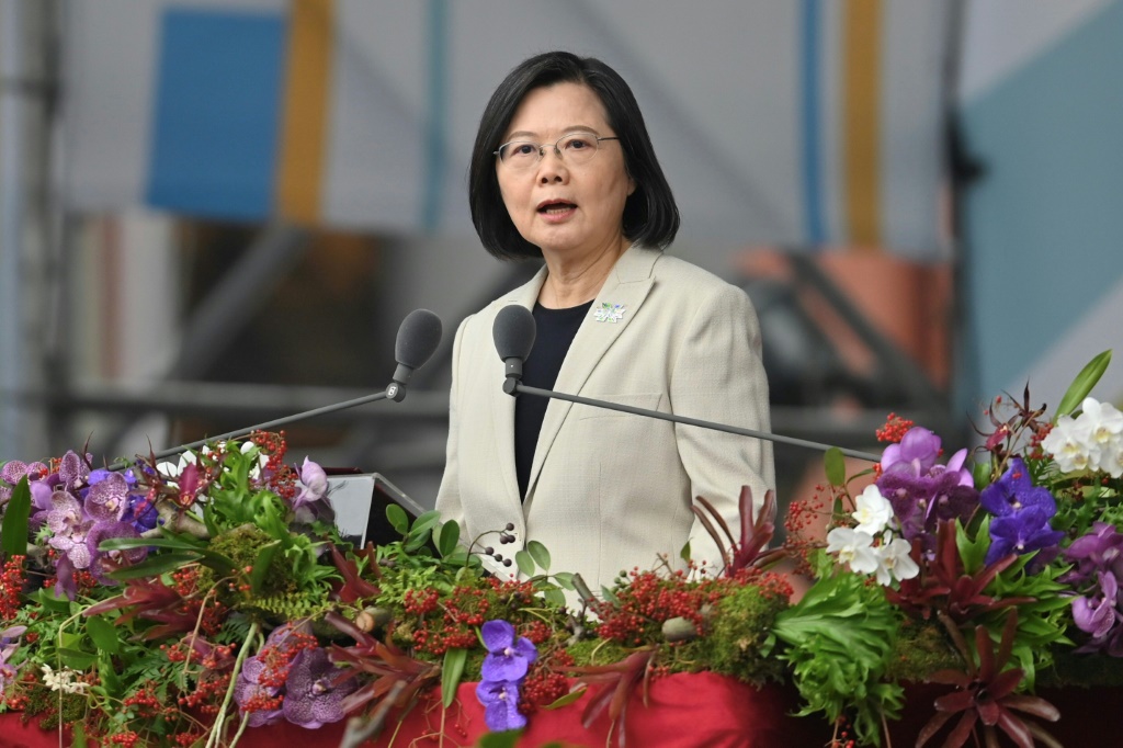 رئيسة تايوان تساي إنغ وين تلقي كلمة بمناسبة العيد الوطني للجزيرة، في تايبيه في 10 تشرين الأول/أكتوبر 2022 (أ ف ب)