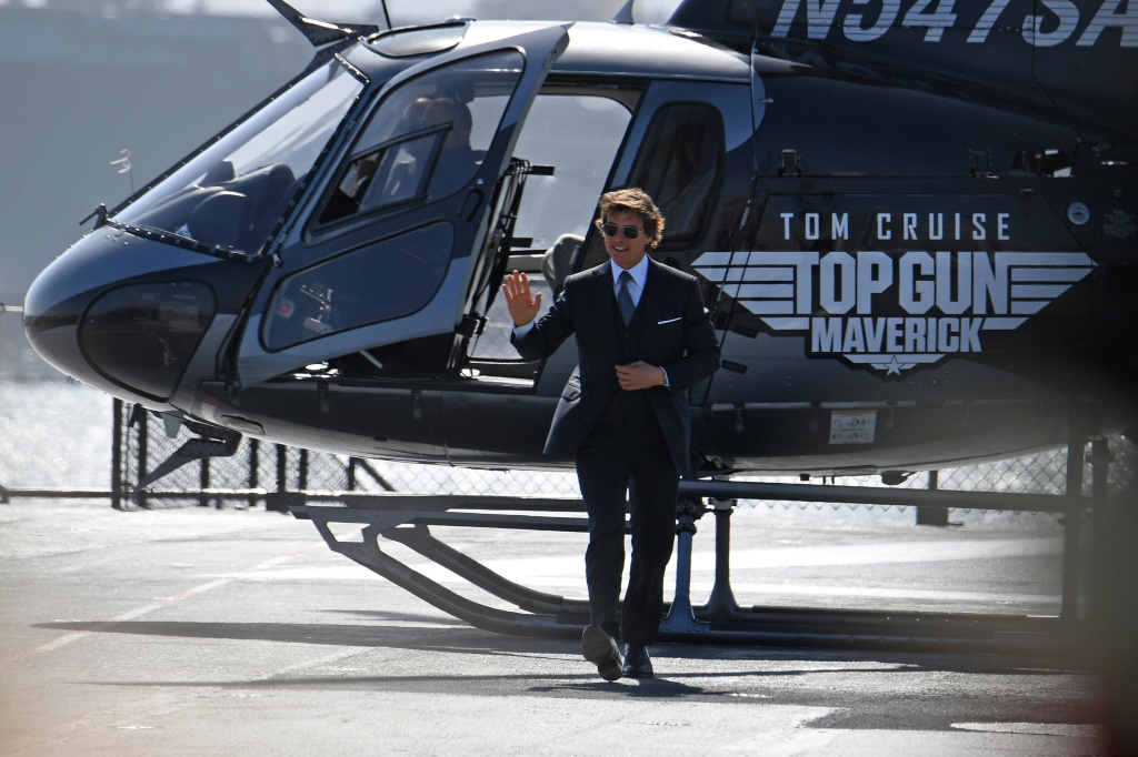 الممثل الأميركي توم كروز يصل إلى كاليفورنيا لحضور عرض أول لفيلمه "توب غن: مافريك" بتاريخ الرابع من أيار/مايو 2022 (ا ف ب)
