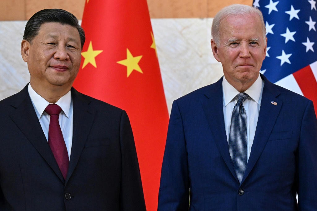 الرئيس الامريكي جو بايدن ونظيره الصيني تشي جين بينغ (ا ف ب)