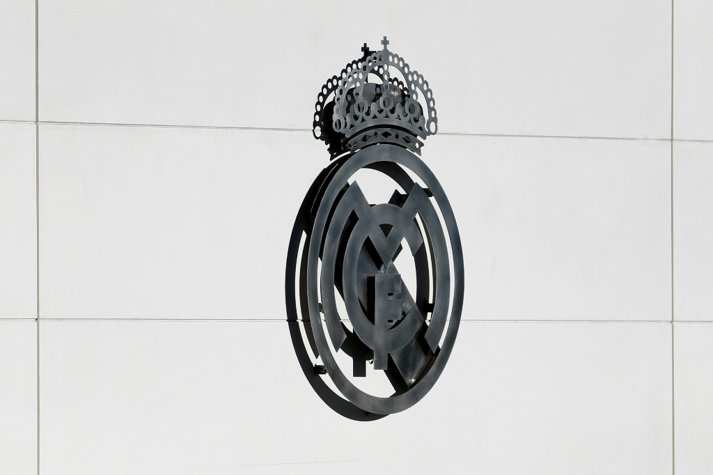 شعار نادي ريال مدريد (ا ف ب)