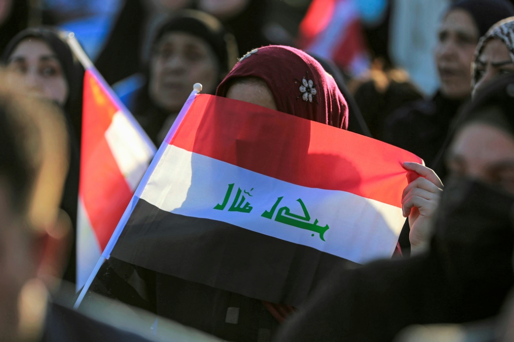 طوَّرت الحكومات العراقية المتعاقبة خططاً واستراتيجيات لمعالجة مشكلات العراق، لكنها فشلت بوضوح في الوفاء بوعودها (ا ف ب)