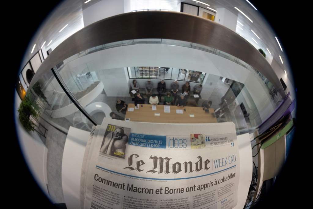    مقر صحيفة لوموند الفرنسية في باريس في 13 آذار/مارس 2023 (أ ف ب)