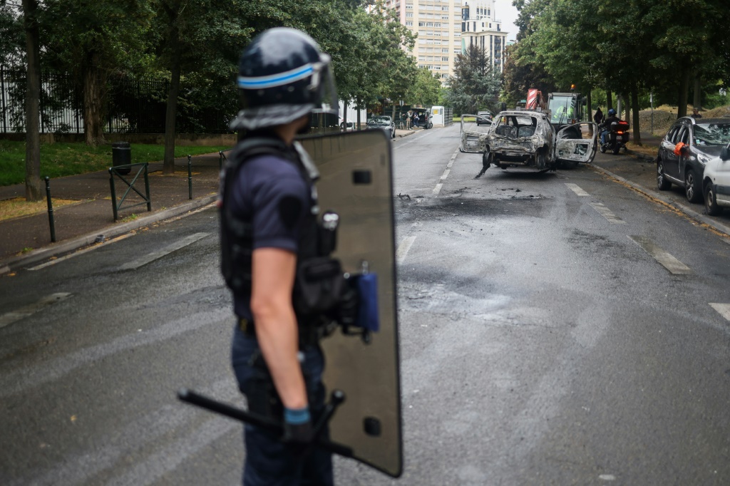     لم تقدر فرنسا تعليقات مفوض الاتحاد الأوروبي بشأن عمل الشرطة (ا ف ب)   