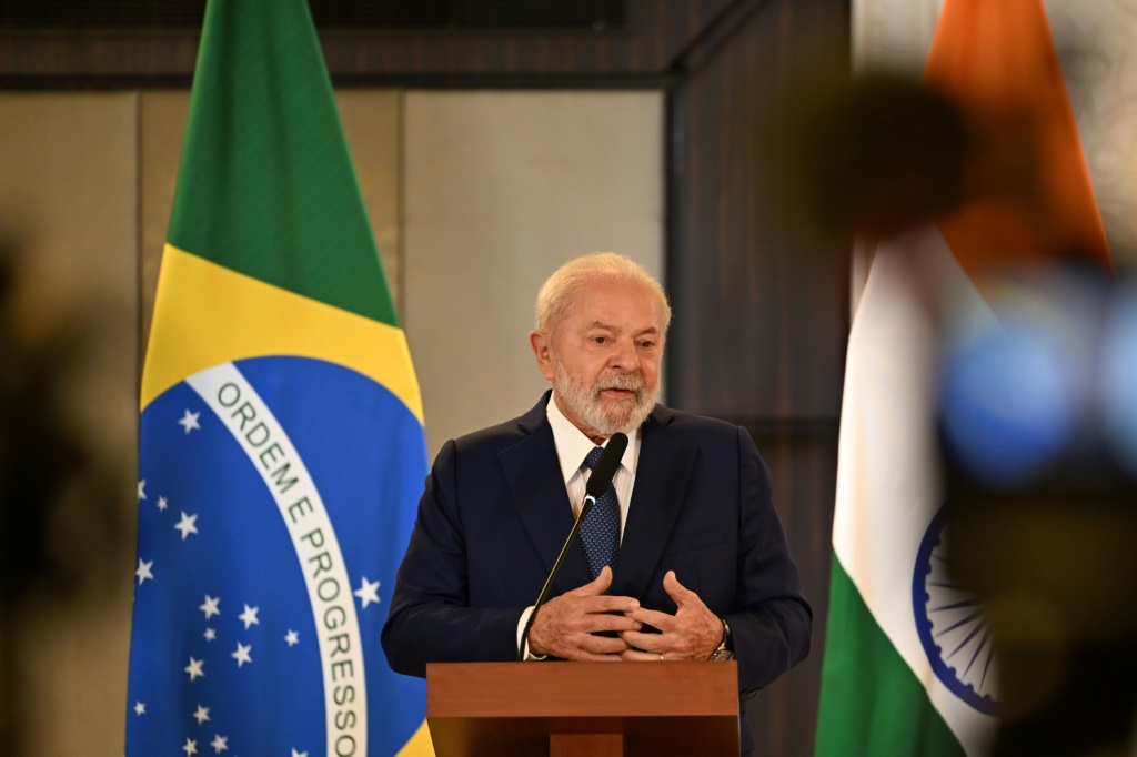 الرئيس البرازيلي لويس إيناسيو لولا دا سيلفا يتحدث الى الصحافيين في نيودلهي في 11 أيلول/سبتمبر 2023 (ا ف ب)
