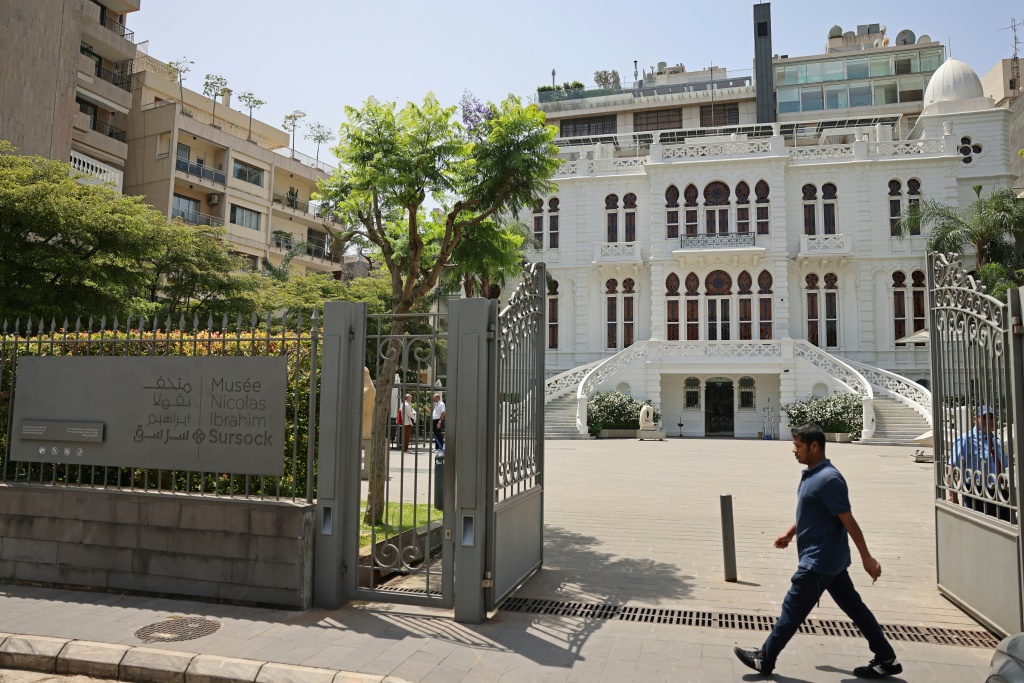واجهة متحف سرسق في بيروت كما بدت في 24 ايار/مايو 2023 عشية إعادة افتتاحه بعد عملية ترميم استغرقت أكثر من سنتين (ا ف ب)