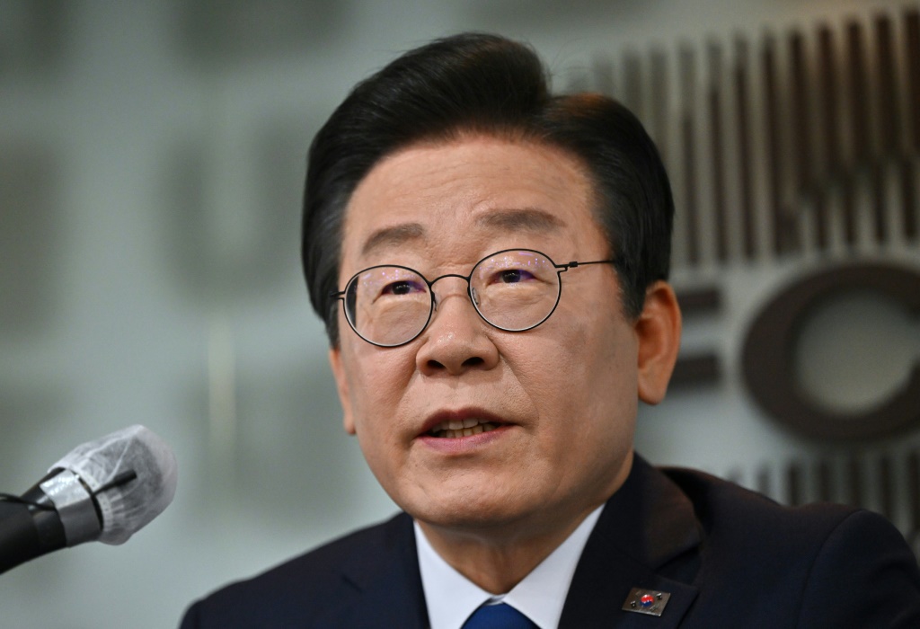 صوت البرلمان الكوري الجنوبي في خطوة مفاجئة الخميس لصالح رفع الحصانة البرلمانية عن زعيم المعارضة لي جاي ميونغ (ا ف ب)