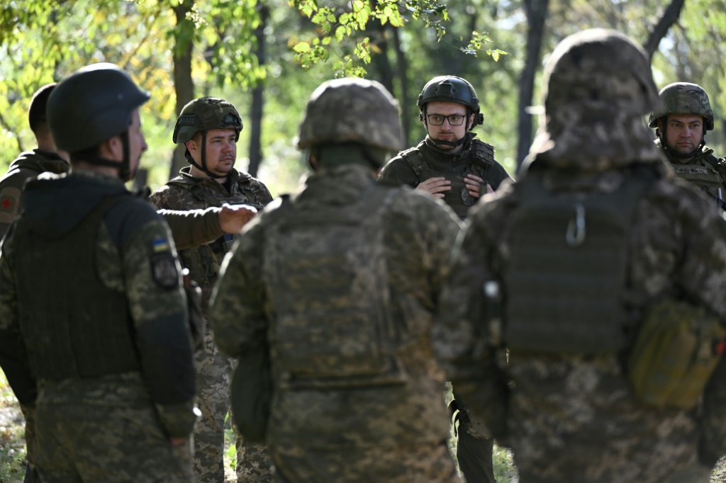 أشارت الصحيفة إلى أنه بعد فشل الهجوم المضاد للقوات المسلحة الأوكرانية، انتقلت المبادرة في ساحة المعركة إلى روسيا (أ ف ب)