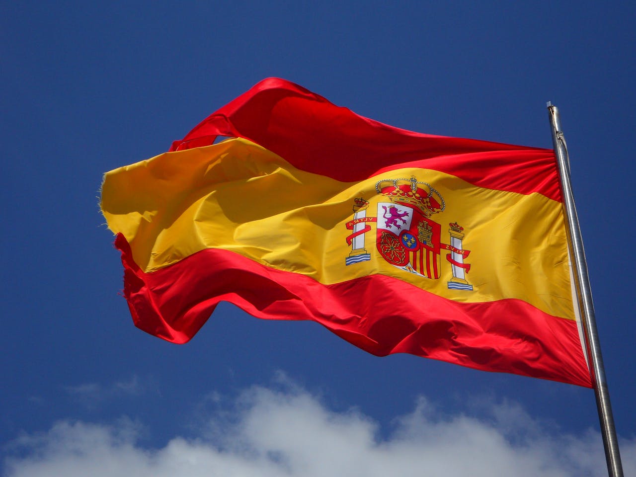 علم إسبانيا (بيكسلز)