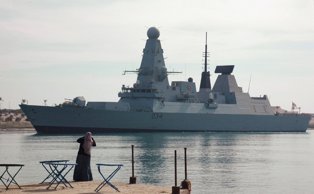تم إرسال المدمرة البريطانية HMS Diamond إلى الخليج (أ ف ب)   