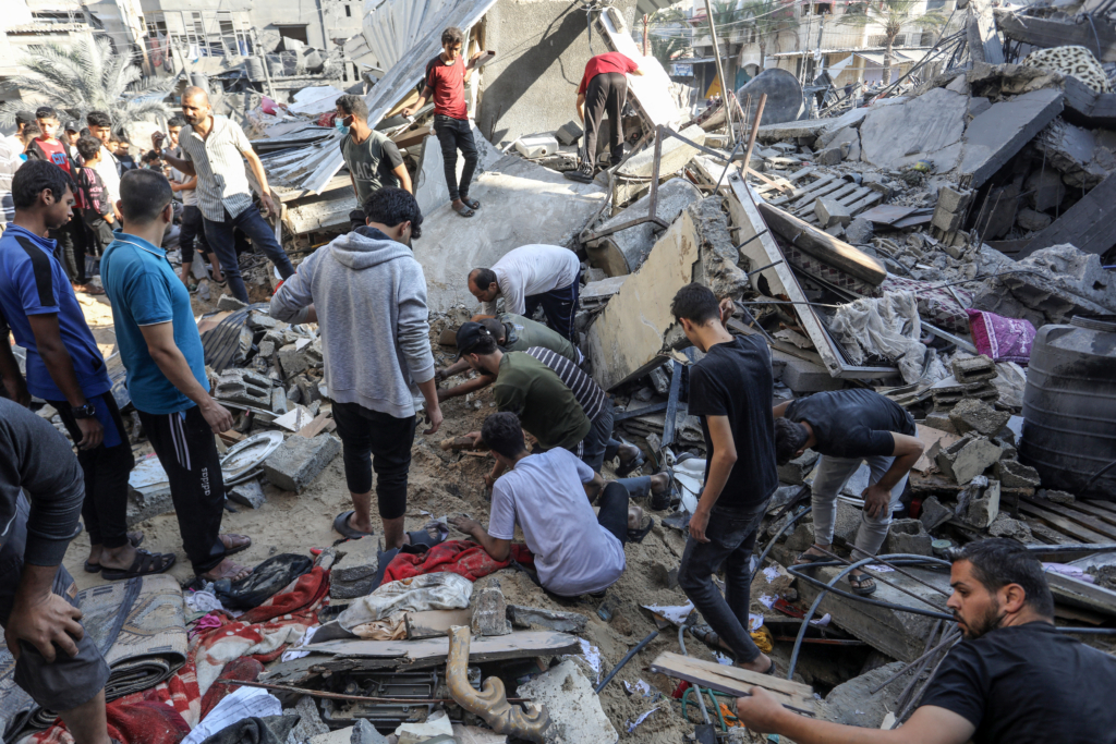 الاحتلال الإسرائيلي يواصل ارتكاب المجازر في غزة -الأناضول