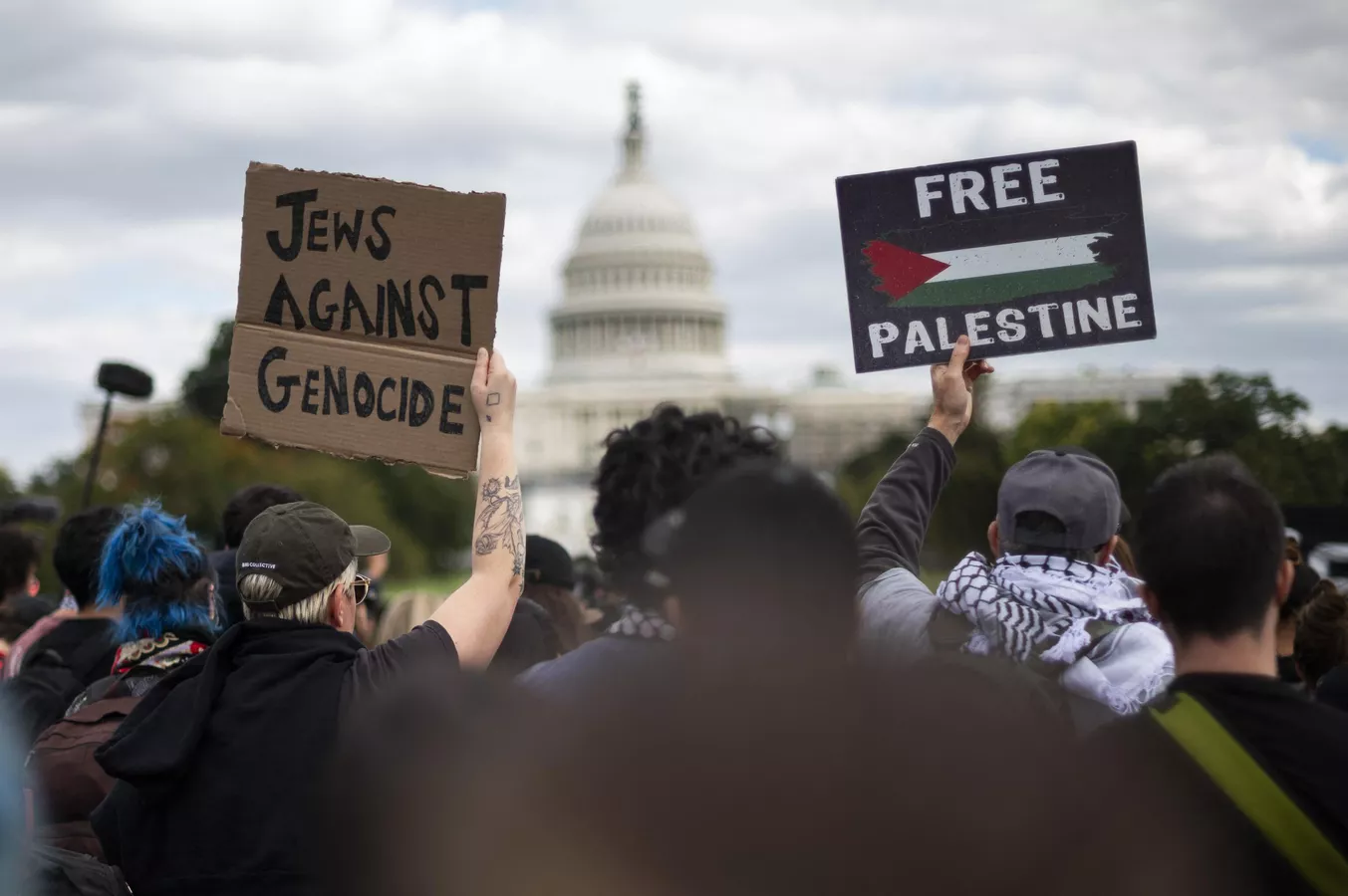 متظاهرون يهود في واشنطن يدعون الى وقف الابادة الاسرائيلية في غزة (أ ف ب)
