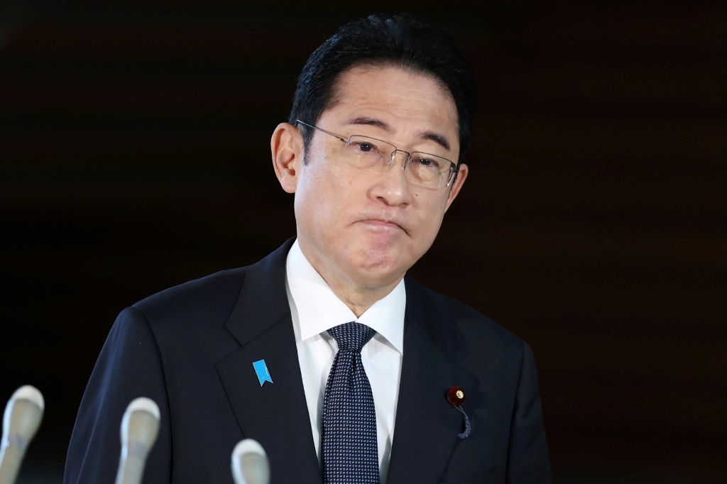ومن المتوقع أن يعلن رئيس الوزراء الياباني فوميو كيشيدا (66 عاما)، الذي انخفضت شعبيته منذ توليه منصبه في أكتوبر 2021، القرار يوم الأربعاء. (ا ف ب)
