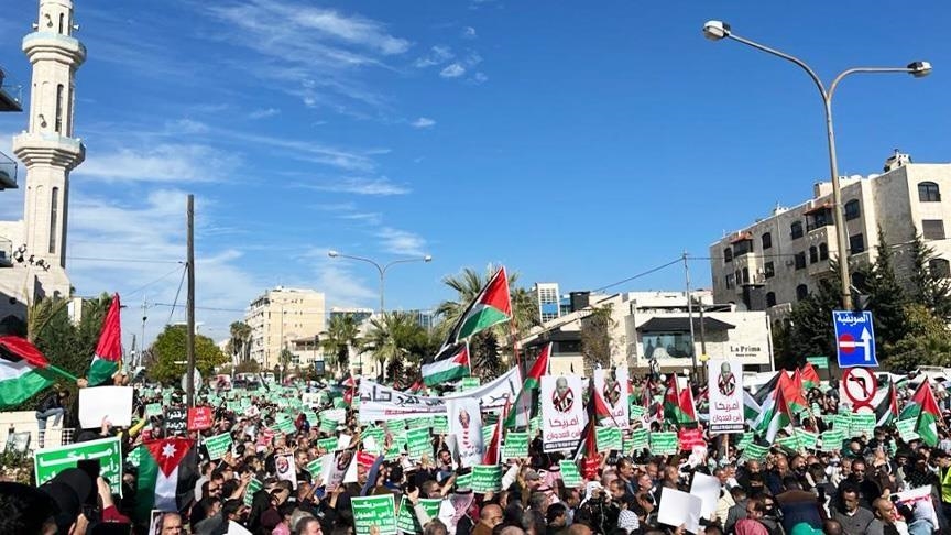من المظاهرات في الأردن (الأناضول)