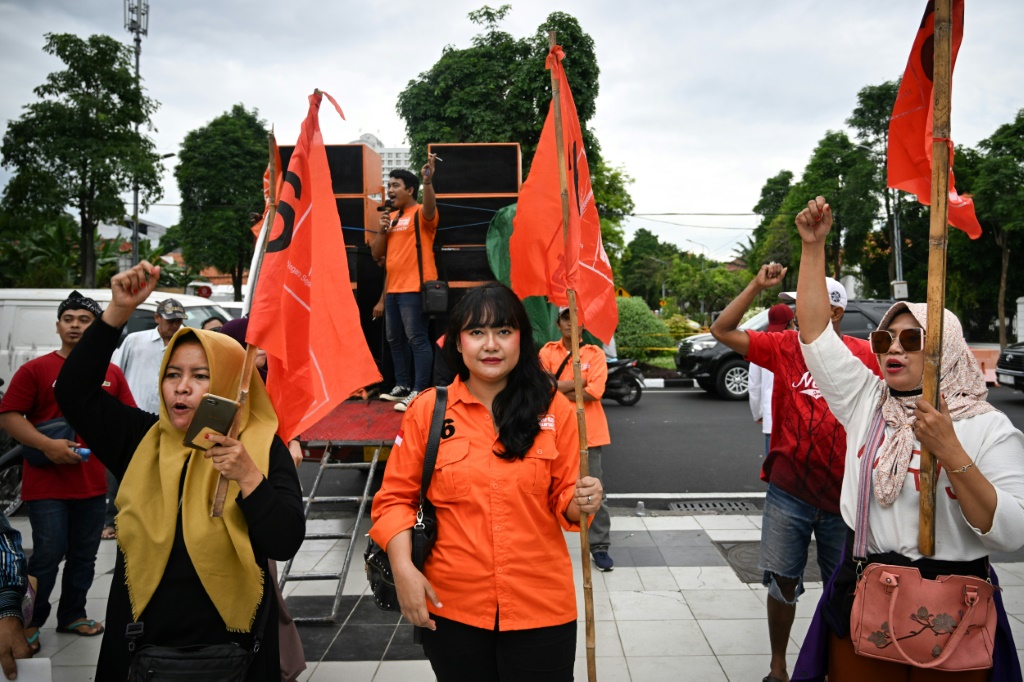    سيهيمن الرجال على التشكيلة الانتخابية في إندونيسيا الشهر المقبل، لكن عددا من المرشحات يحاولن اقتحام المشهد السياسي (أ ف ب)   