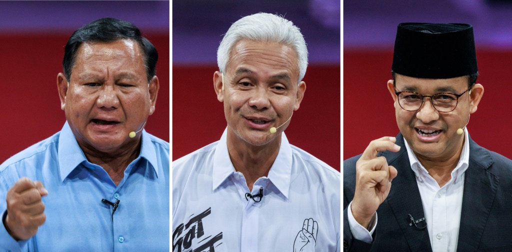 من مايكران إلى اليسار، أي الثلاثة للانتخابات الرئاسية الإندونيسية أول خلال المنافسة الاختيارية في جاكرتا في 12 كانون الأول/ديسمبر 2023: أنيس باسويدان وغنجار برانو وببرابوو سوبيانتو. (ا ف ب)