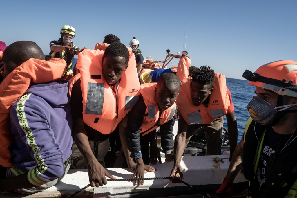 أصبحت ليبيا نقطة انطلاق مفضلة لآلاف المهاجرين غير الشرعيين الذين يحاولون عبور البحر الأبيض المتوسط للوصول إلى الشواطئ الأوروبية (أ ف ب)