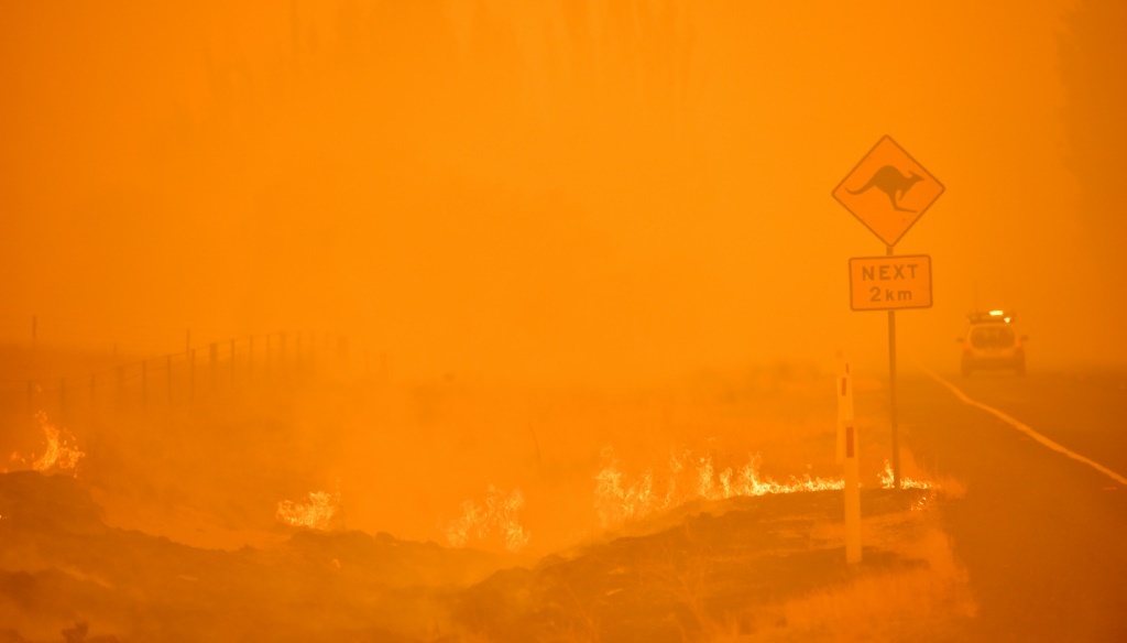 حرائق غابات في محيط مدينة بامبالونغ الأسترالية في الأول من شباط فبراير 2020 (ا ف ب)