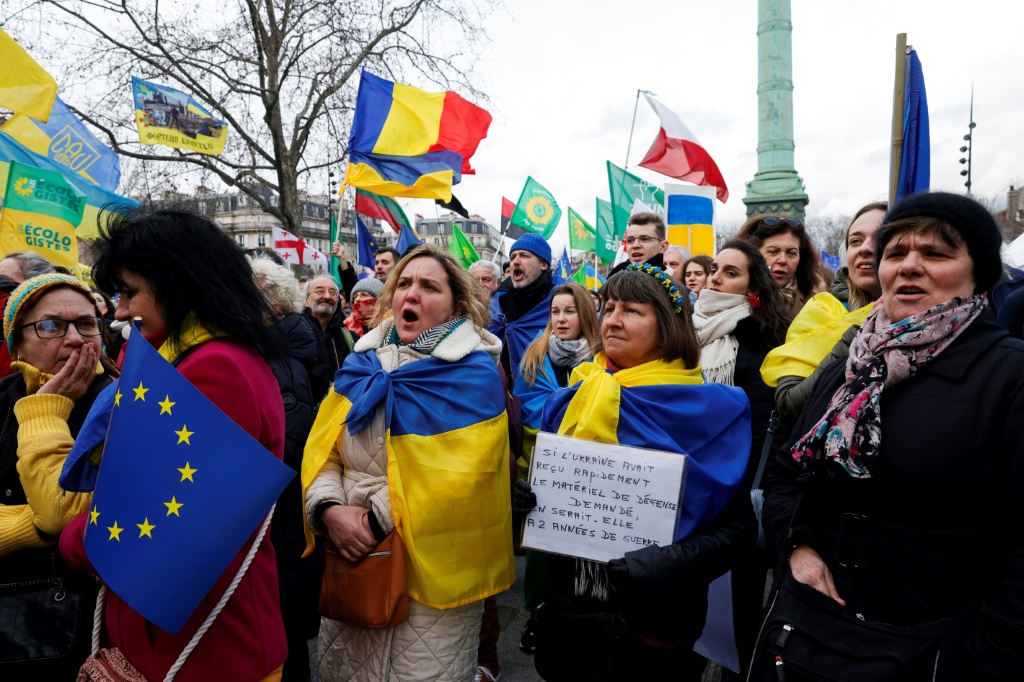 تظاهرة في باريس دعما لاوكرانيا في 24 شباط/فبراير 2024 (ا ف ب)