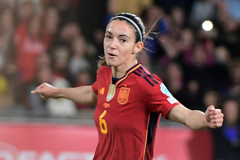 الإسبانية أيتانا بونماتي تحتفل بهدفها الأول في مرمى فرنسا (2-0) في المباراة النهائية لدوري الأمم الأوربية في اشبيلية في 28 شباط/فبراير 2024 (ا ف ب)