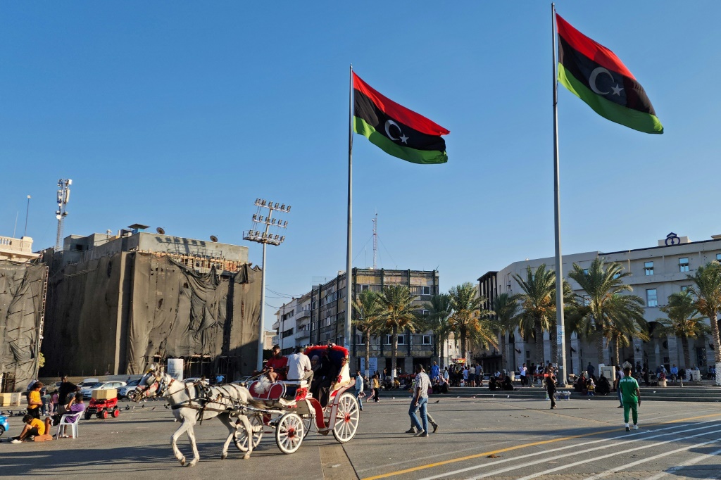 دعا الاتفاق المفوضية الوطنية للانتخابات في ليبيا إلى الشروع في تنفيذ القوانين الانتخابية، ومطالبتها بالإعلان عن موعد إجراء الانتخابات (أ ف ب)