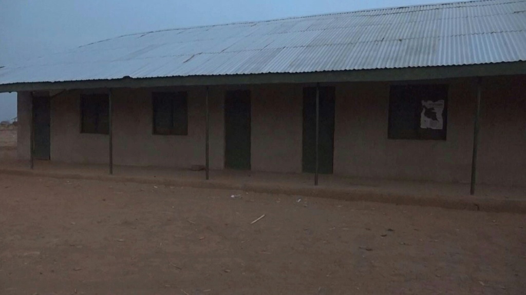    صورة من تسجيل فيديو لمدرسة كوريغا في مشال غرب نيجيريا في 07 آذار/مارس 2024 (أ ف ب)   