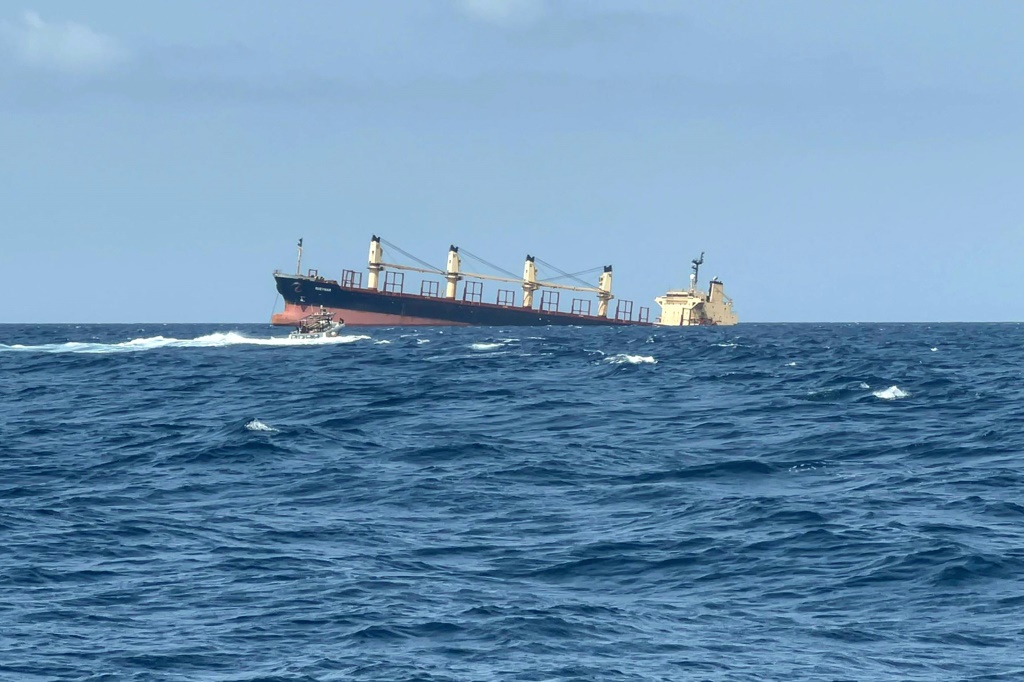 صورة التُقطت في 27 شباط/فبراير 2024 تُظهر سفينة "روبيمار" قبالة سواحل اليمن (ا ف ب)