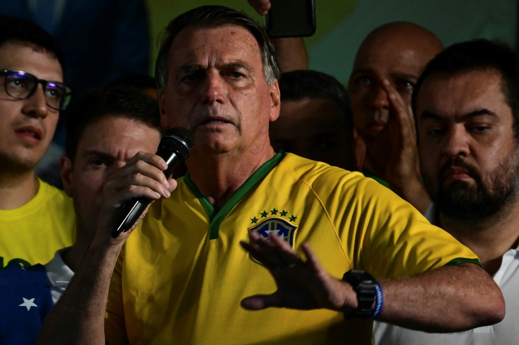 الرئيس البرازيلي السابق جايير بولسونارو، يظهر هنا في تجمع سياسي في 16 مارس 2024 (أ ف ب)   