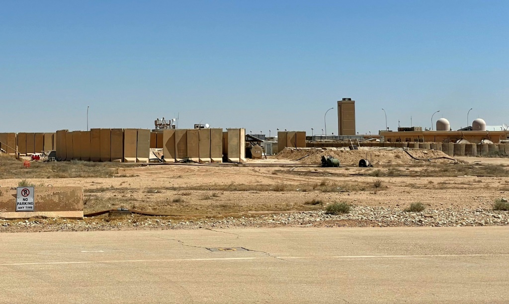 ظهر هذه الصورة الملتقطة في 8 تموز يوليو 2021 جانبا من قاعدة عين الأسد الجوية التي تستضيف قوات أميركية في محافظة الأنبار العراقية (ا ف ب)