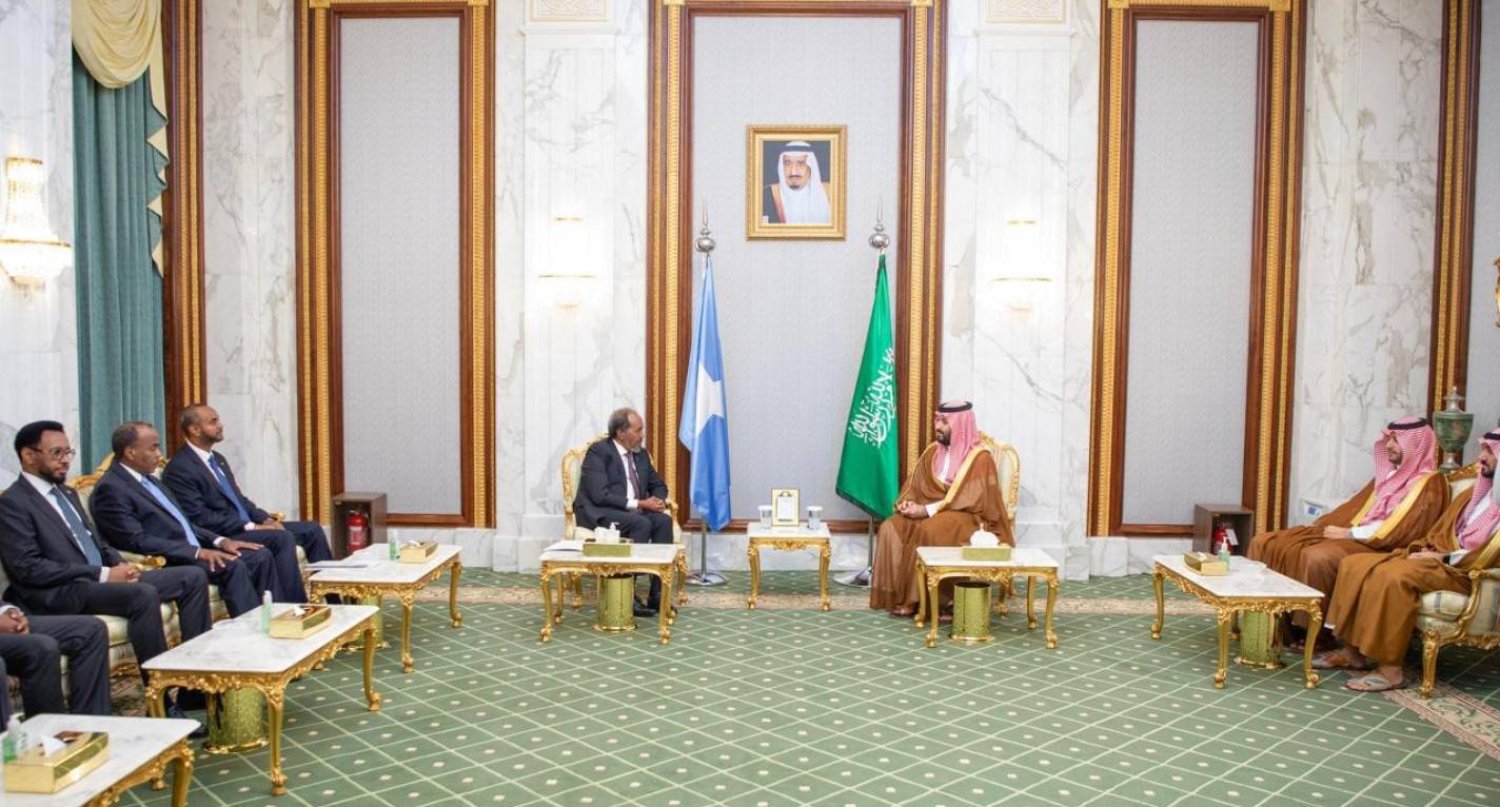 ولي العهد السعودي خلال استقباله الرئيس الصومالي في قصر الصفا بمكة المكرمة (واس)