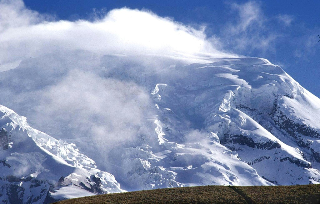 صورة غير مؤرّخة لبركان تشيمبورازو في الإكوادور (ا ف ب)