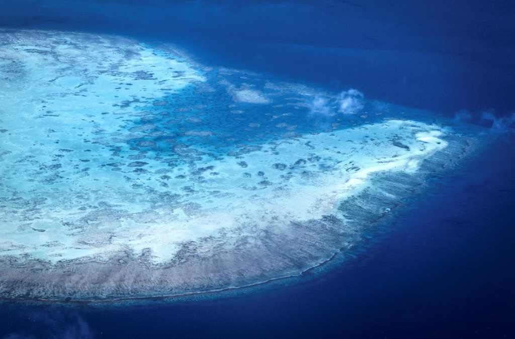 لقطة جوية لشعاب مرجانية قرب جزيرة ليزارد في أستراليا بتاريخ الرابع من نيسان/ابريل 2024 (ا ف ب)