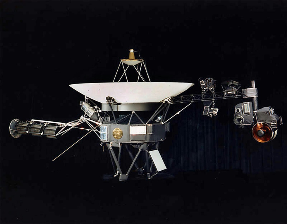 تُظهر صورة ملف ناسا هذه إحدى المركبات الفضائية التوأم فوييجر (ا ف ب)